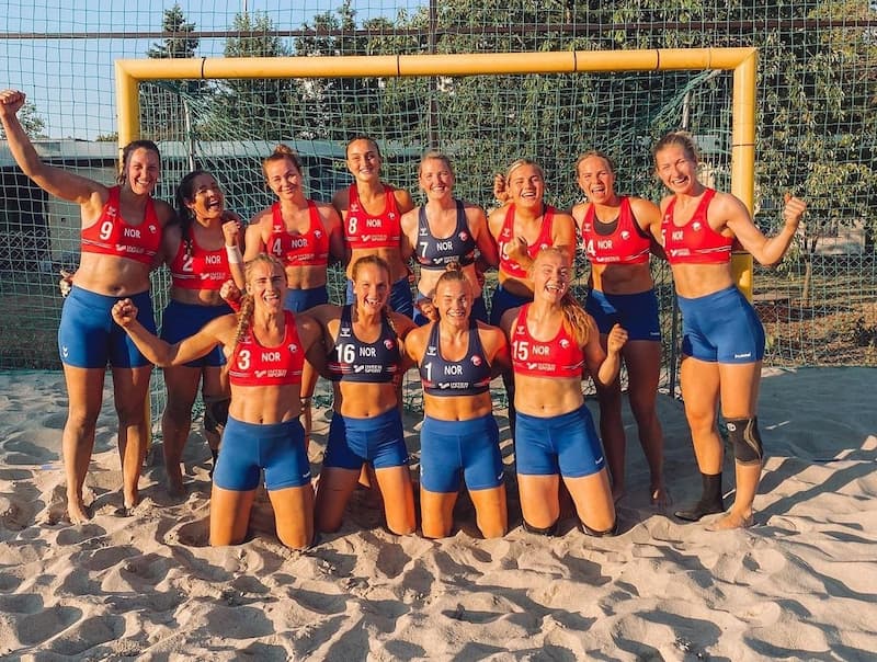 挪威女子沙灘手球國家隊集體不穿「三角褲」，被罰 4.9 萬