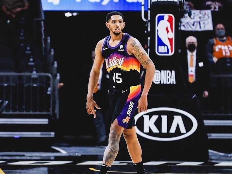 NBA 鳳凰城太陽球員 Cameron Payne 是位「隱藏大鞋頭」，Sacai、Supreme 等爆款聯名都上腳！