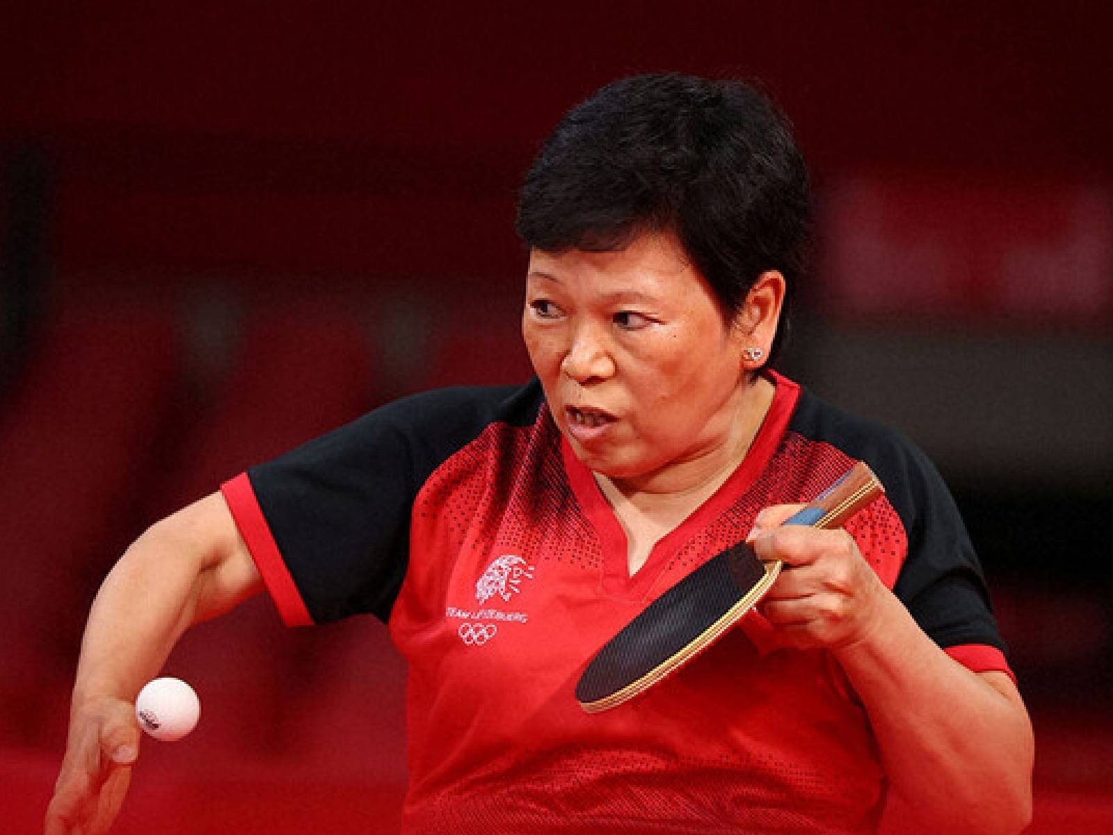 東京奧運／倪夏蓮 58 歲「最強桌球阿嬤」第 5 次參加奧運，第一輪與對手差 41 歲！