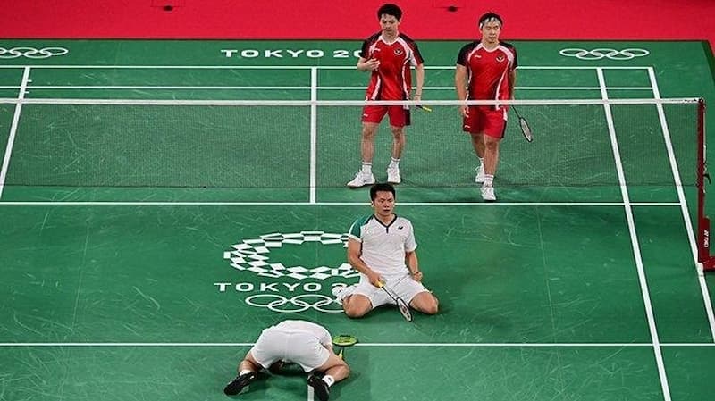 王齊麟和李洋晉 8 強後，兩人都跪了下來！