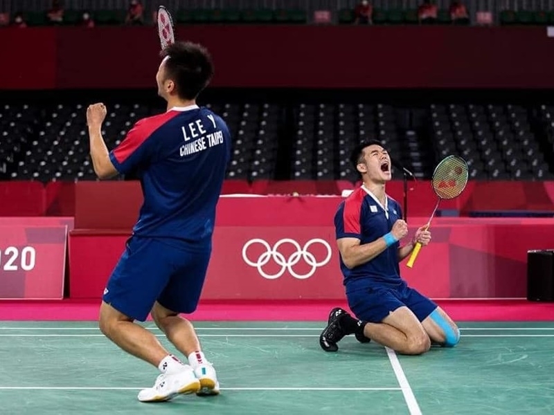 東京奧運／「麟洋配」擊敗中國雙塔！李洋、王齊麟拿下男子羽球雙打金牌！