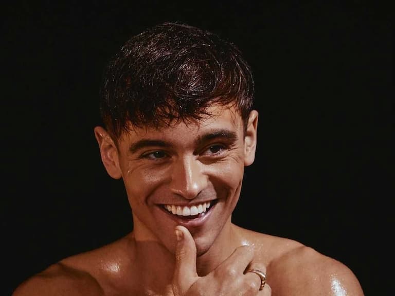 東京奧運／Tom Daley「私服穿搭」跟他的大肌肌一樣有看頭！西裝正裝、大男孩風格你愛哪個呢？