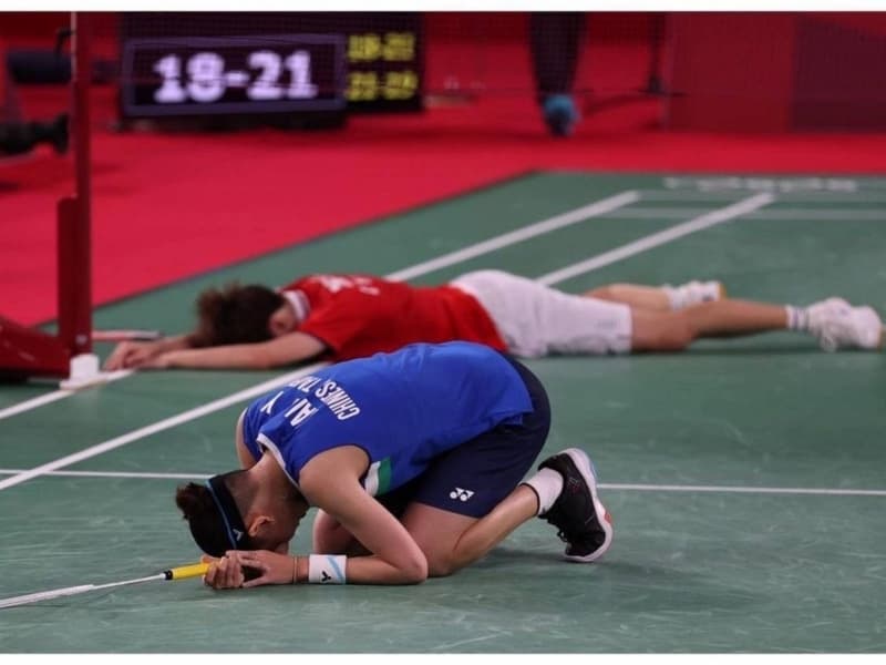 戴資穎與中國選手陳雨霏在決賽對決的最後畫面