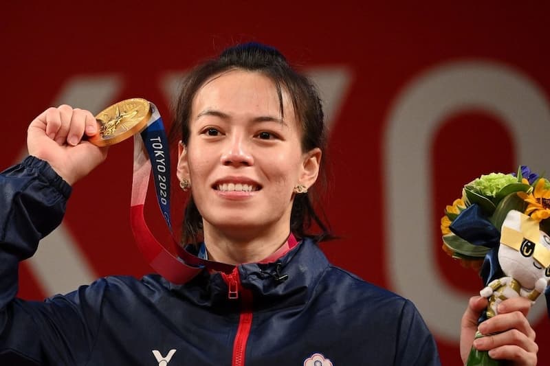 郭婞淳在東京奧運打破 3 項世界紀錄，取得舉重金牌