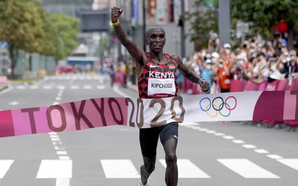 東京奧運即使炎熱，Eliud Kipchoge 依然以 2 小時 8 分 38 秒奪金