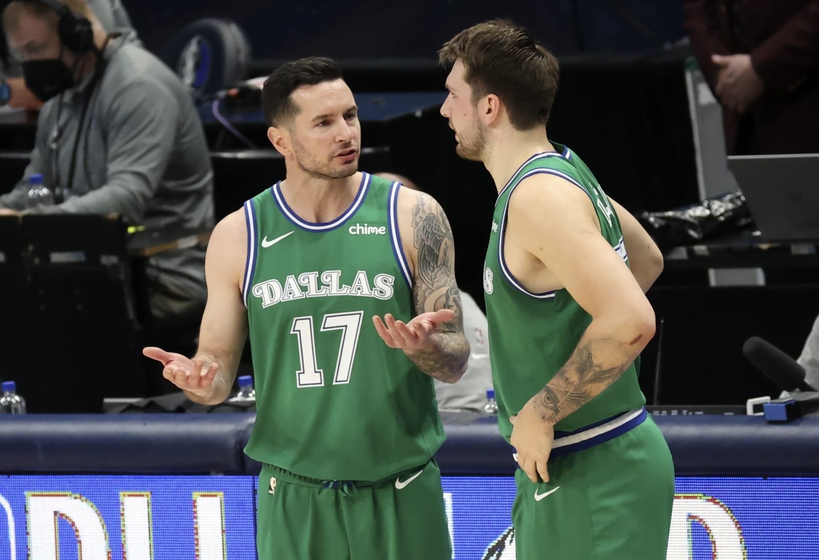 J.J. Redick 和 Luka Doncic