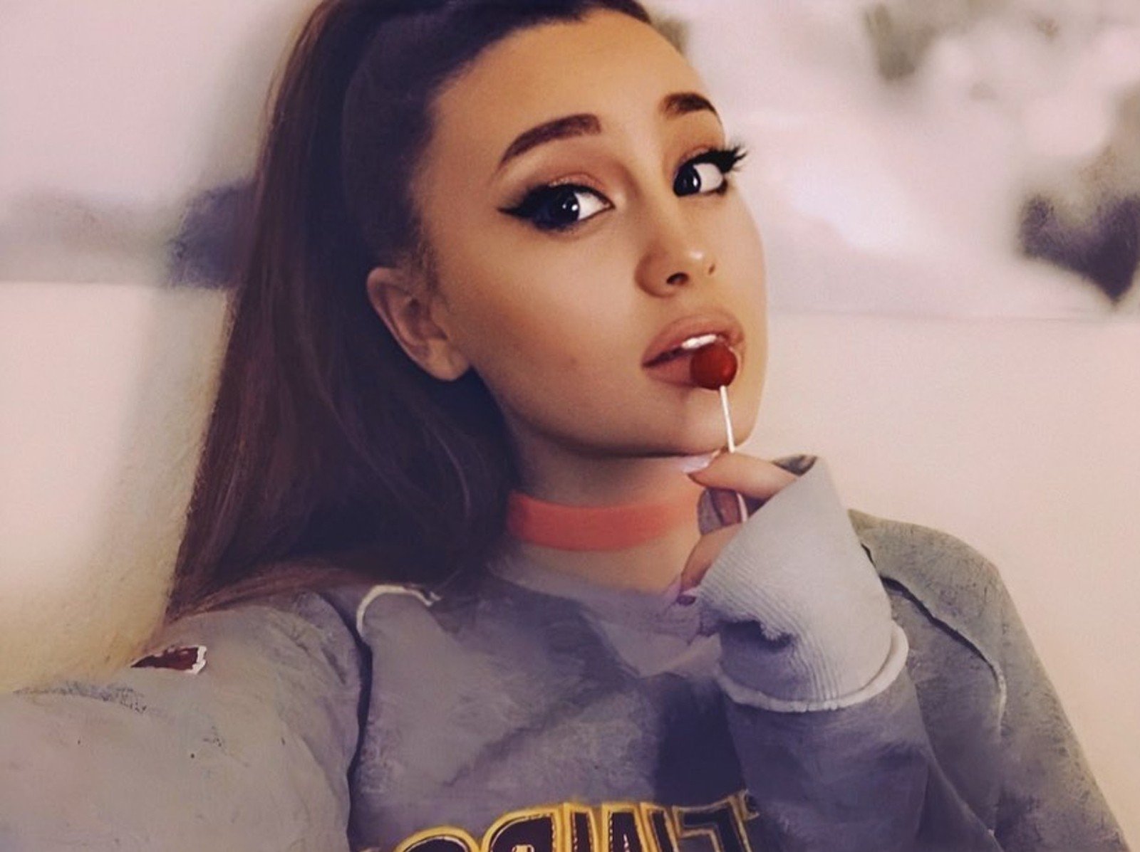 酷似亞莉安娜 Ariana Grande！網紅像到本尊喊困擾：3 大妝容是關鍵！