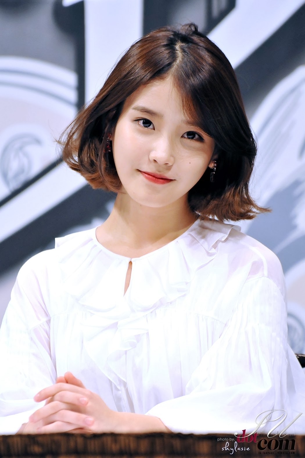 IU