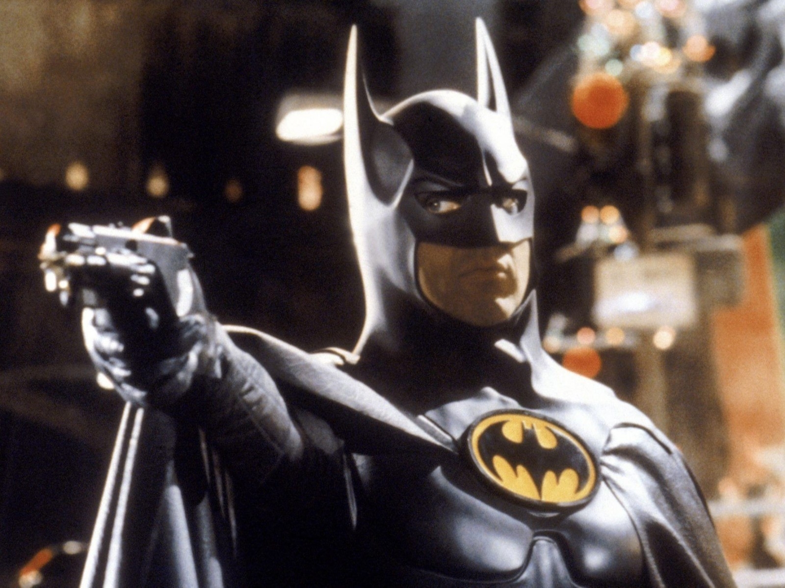 29 年後再穿上 DC 蝙蝠俠戰袍，米高基頓感動：「像是老朋友回來了！」