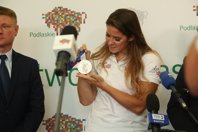 波蘭選手將她的人生第一面獎牌賣出