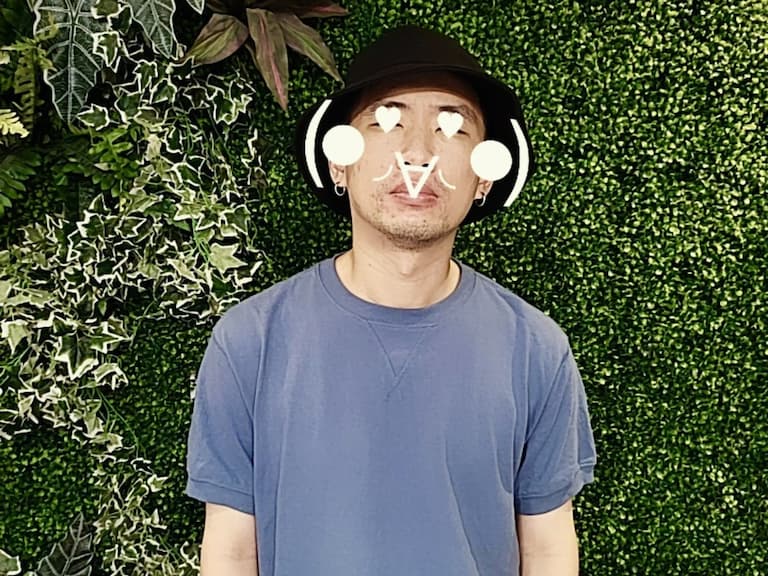 這個濾鏡超有梗 IG 還能抽獎?!連潮人瘋玩的顏文字表情包,跟著 Samsung 讓你表情大解放!