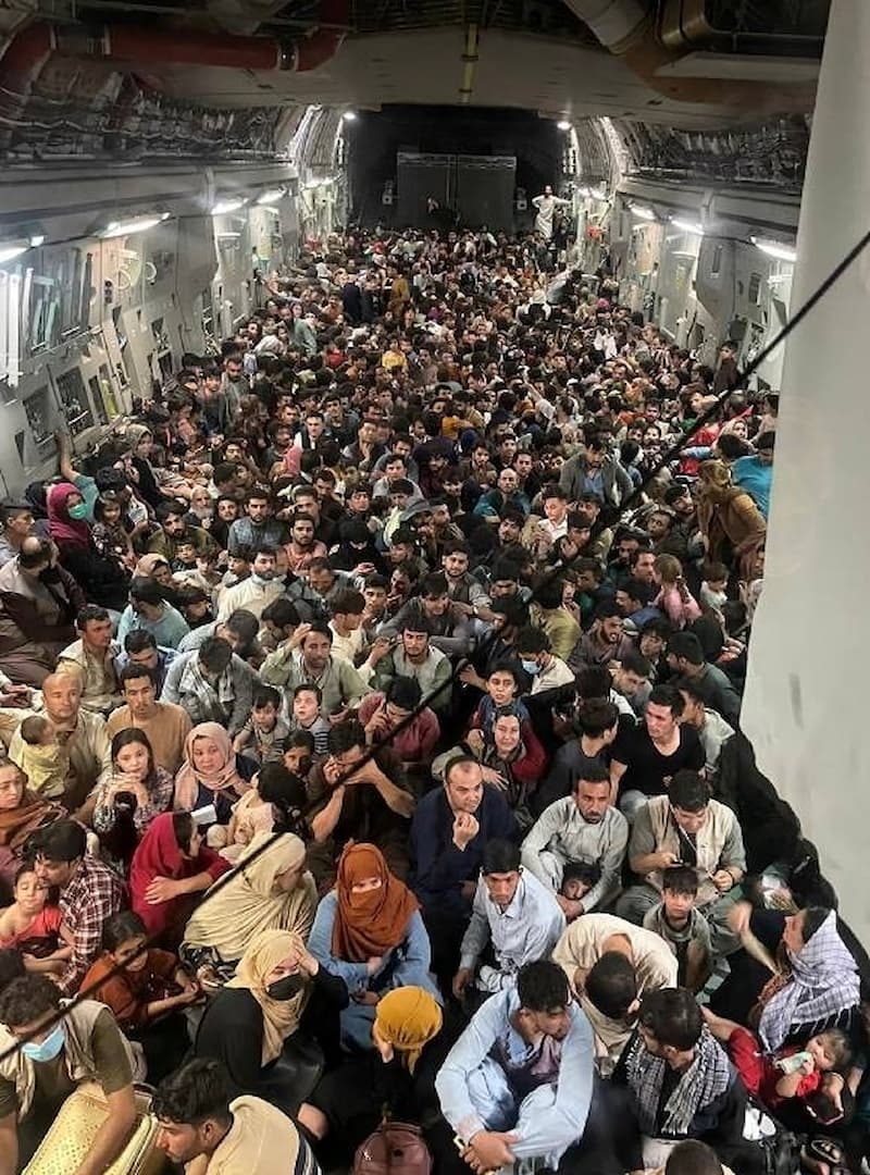 阿富汗淪陷，首都喀布爾要逃往其他地方的阿富汗人民
