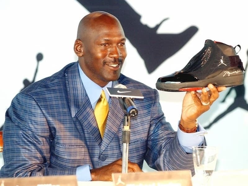 Michael Jordan 與價值 100 億美元的 Jordan Brand