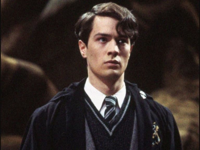 《哈利波特》年輕版佛地魔 Christian Coulson 男同志出櫃，甜蜜曬出男友照！