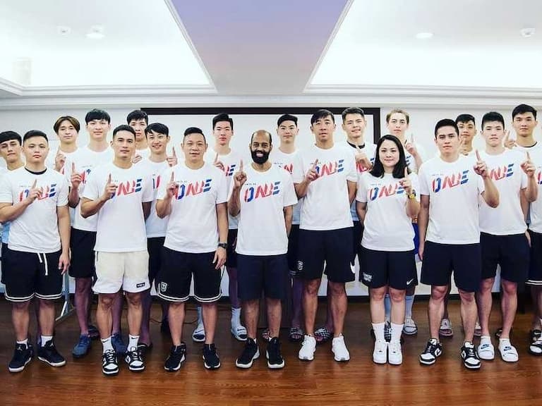 陳盈駿、胡瓏貿等明星球員分別上腳 AMBUSH、Travis Scott 聯名款，根本是中華男籃大鞋頭！