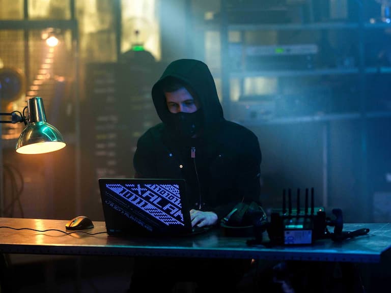 ROG 釋出 Alan Walker 最新聯名筆電，加碼公布首波「ROG SLASH」潮品裝備！