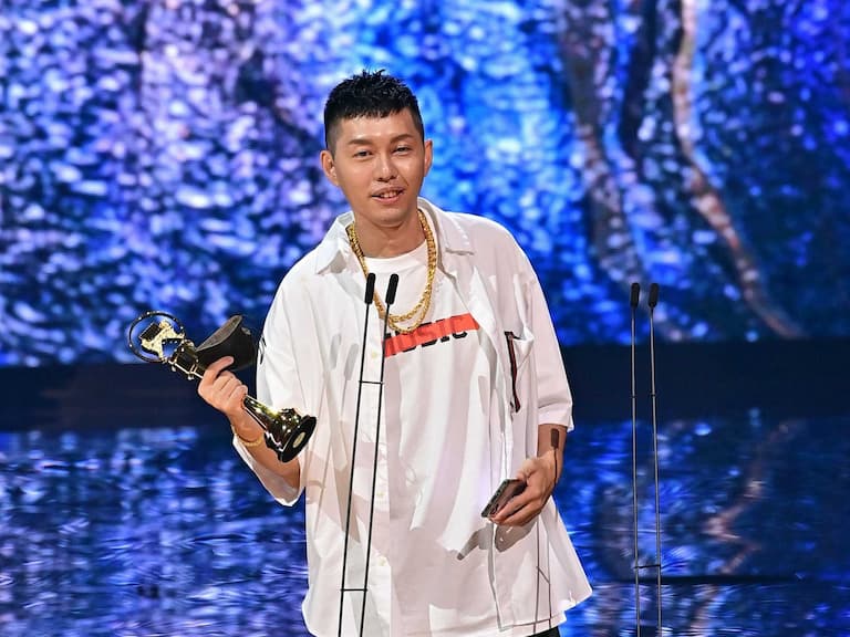 「任性的人」蛋堡 Soft Lipa 究竟多愛 Nike Air Max 系列？就連金曲走紅毯也穿這雙！