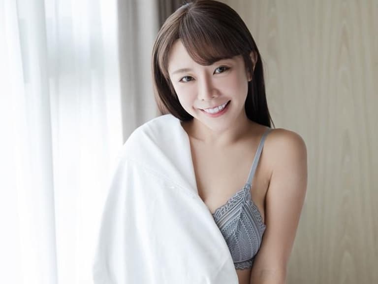 巫苡萱脫出新高度！第二本寫真「苡見鍾情」造型百變性感指數爆棚！