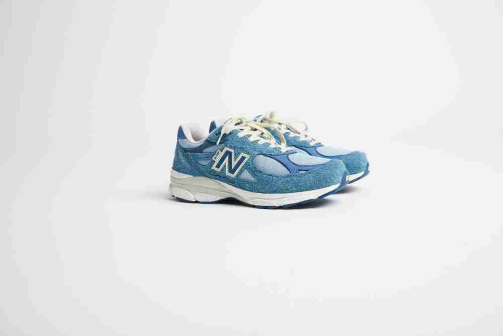 LEVI’S® X NEW BALANCE® 990v3