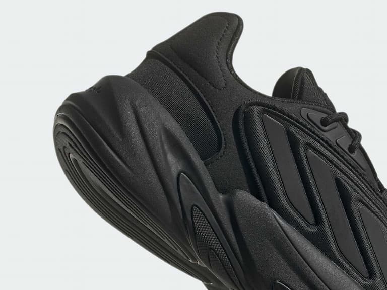 Off-White、New Balance 等 2021「黑鞋」推薦清單，各位黑魂控你們的荷包不保了！