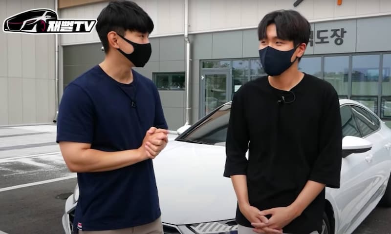 右方為 A 男，他表示自己的夢想是 30 歲有一個長期租約的套房以及一台 1 億韓元（ 230 萬台幣）的車子！