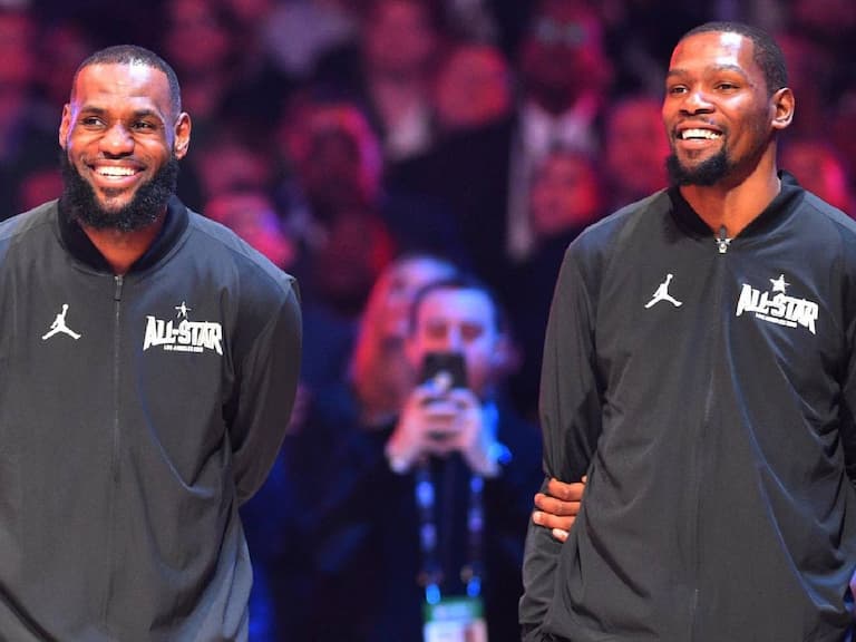 NBA/詹皇、KD 不適合肌肉對抗?怒吼天尊開示:「兩人在我打球年代不會像現在這樣成功」!