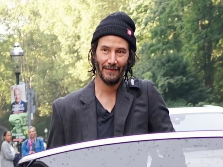 《駭客任務 4》首支預告嗨翻網路,56 歲「殺神」基努李維穿拖鞋依然樸素出門!
