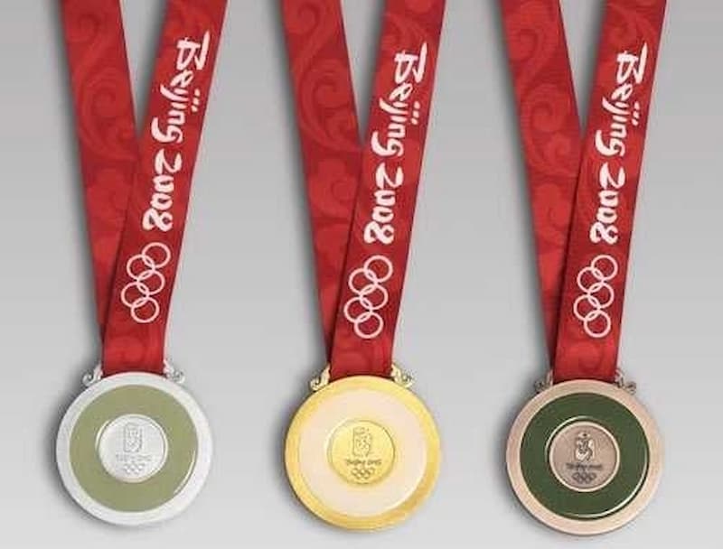 北京奧運獎牌融入「玉」的成分，在 2012 年被推算只有 1.1 萬美元的價值