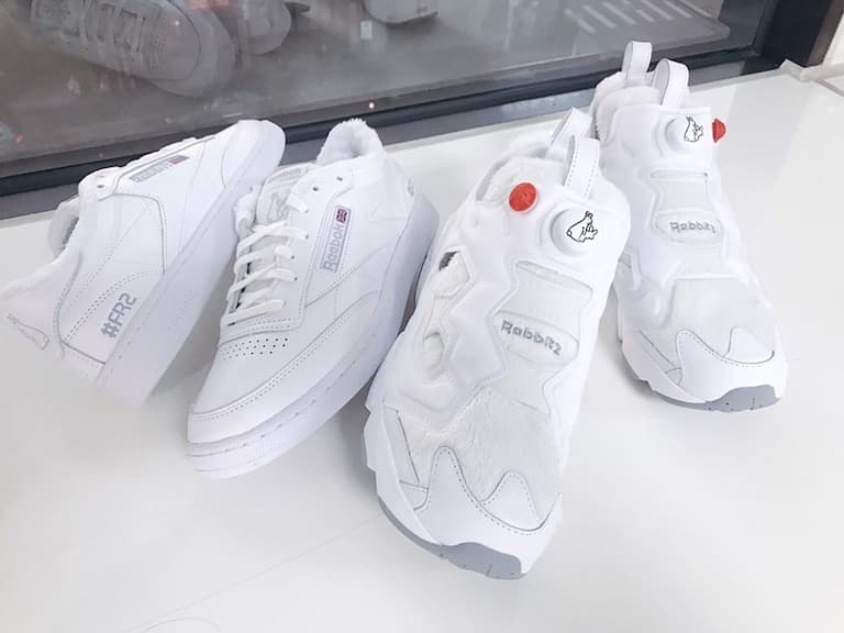 【E直買鞋】Reebok x atmos x #FR2 三方聯名開箱!毛茸茸情色兔小白鞋誠意爆發!