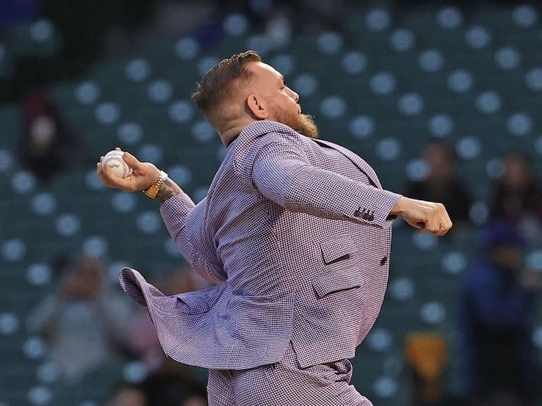 嘴砲拳王 Conor McGregor 開球儀式大爆投引熱議，網友表示淒慘程度堪比 50 Cent！