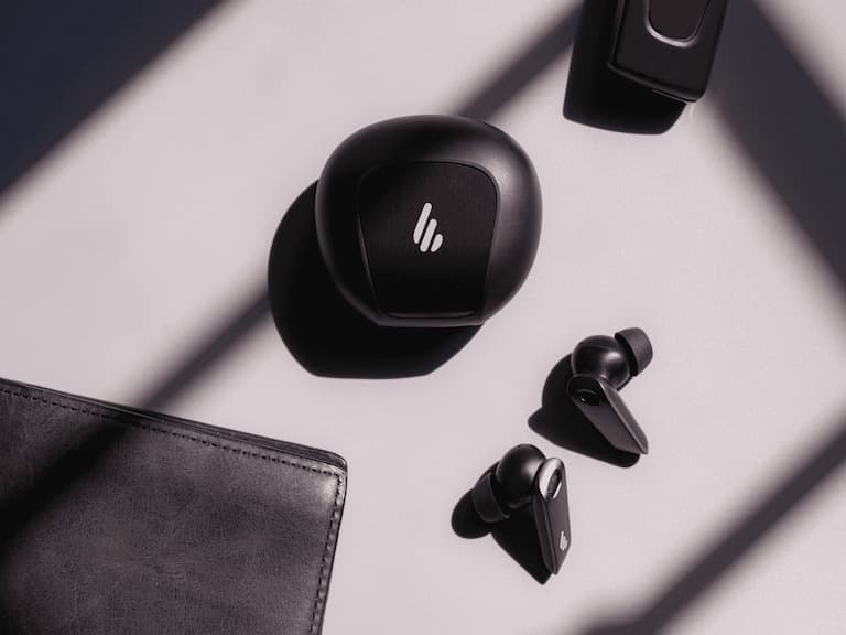 2021 推薦 5 款不輸 Apple Air Pods 的新藍牙耳機，搭配五倍卷甚至可以 0 元就入手！