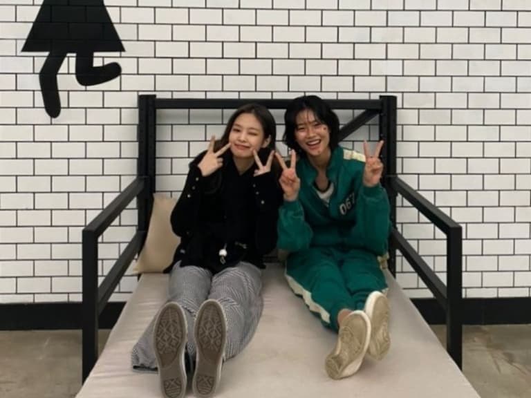BLACKPINK Jennie 將加盟《魷魚遊戲》第二季?這些私密互動洩漏出線索!