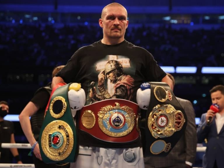 奧運金牌到世界重量級拳王的 Oleksandr Usyk，曾到農場放牛、路上賣水果和冰淇淋維生～