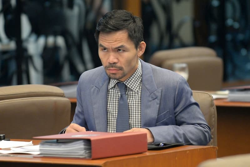 議會中，專心的帕奎奧，參選菲律賓總統大選