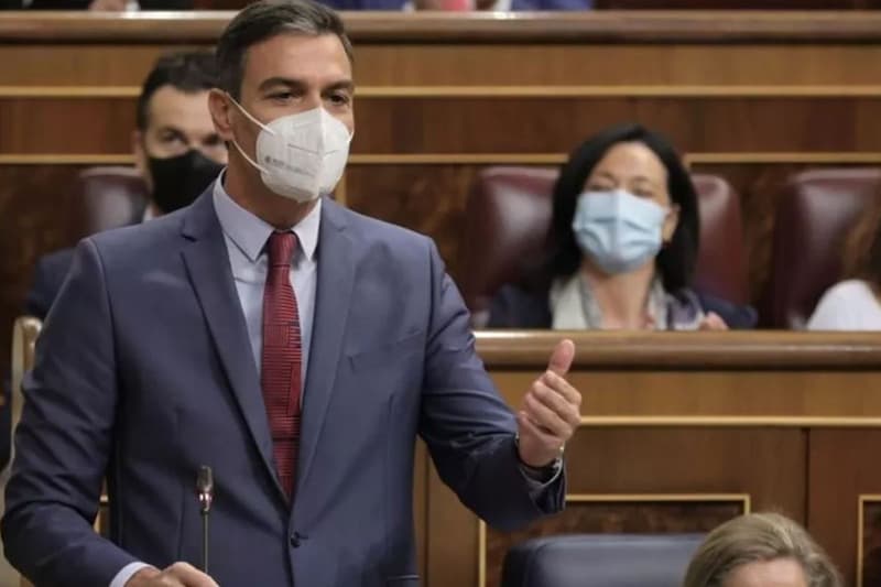 西班牙總理 Pedro Sánche 批評疫苗是「撒旦計畫」