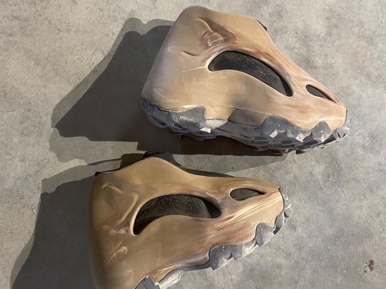Kanye West 推全新高筒鞋 YEEZY 「Logan’s Run」，奇特外型再度引起話題討論！