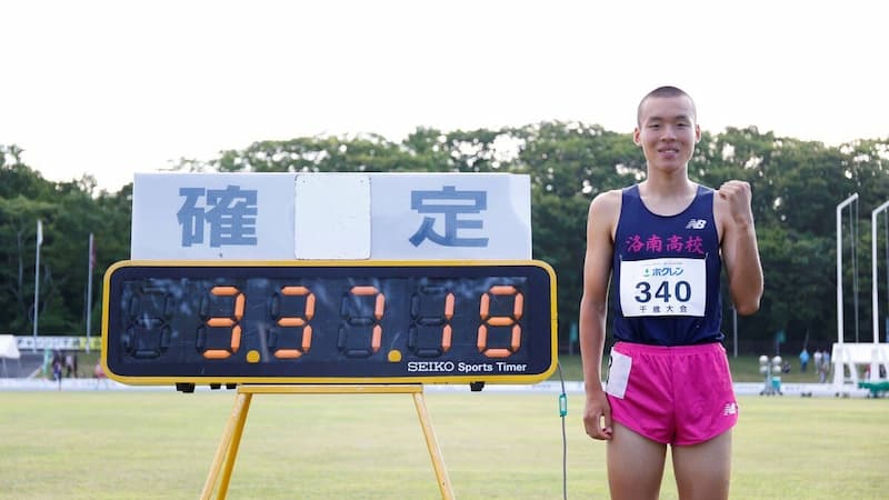 佐藤圭汰在 1500 公尺跑出 3 分 37 秒 18，也刷新日本 22 年來的高中田徑紀錄