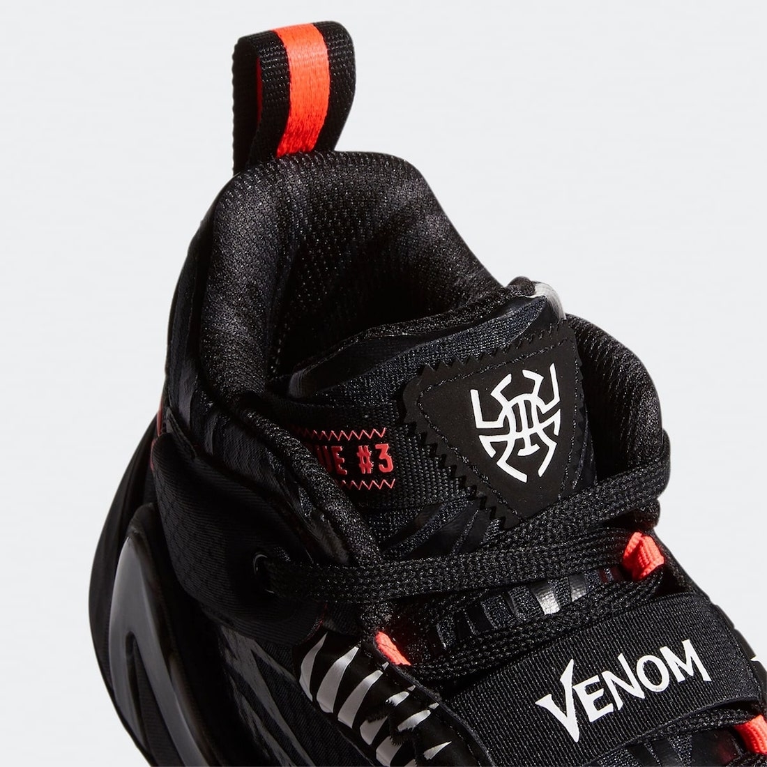 adidas x Marvel《猛毒》推出實戰籃球鞋，細節多到讓漫威迷高潮！