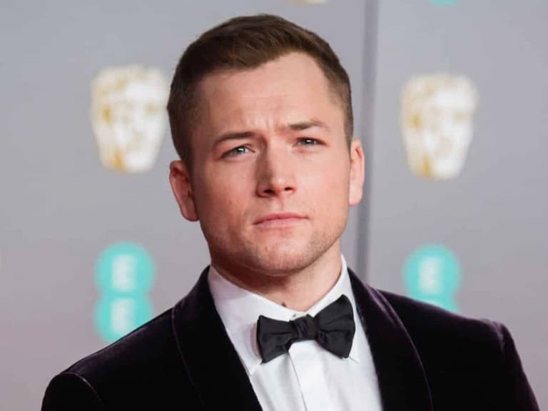 《金牌特務》泰隆艾格頓  Taron Egerton 為戲操出大肌肌！3 招鍛鍊技巧大公開～