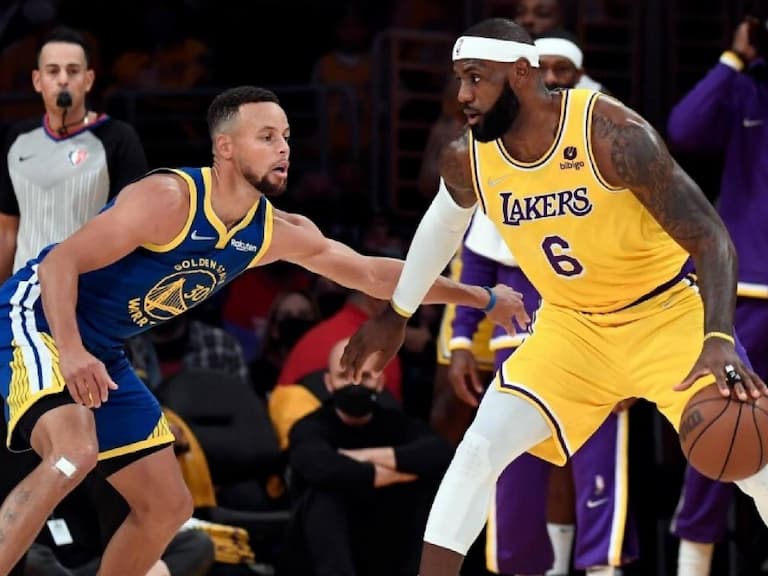 NBA／勇士 Stephen Curry 手感冰冷仍戰勝湖人，砍 21 分大三元卻認為自己「打得像垃圾」！