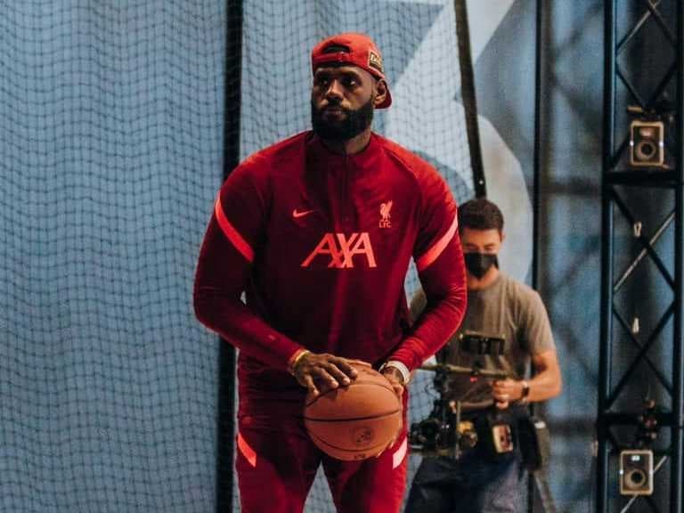洛杉磯湖人「詹皇」LeBron James 親上腳 CLOT x Nike Air Max 1,引來陳冠希親自轉發!