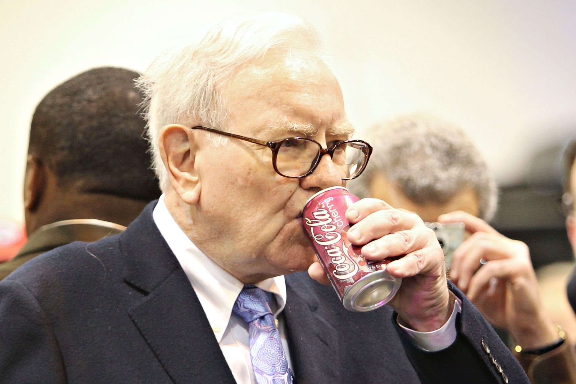 愛喝可樂的巴菲特所管理的公司，更持有可口可樂 9.3% 股份