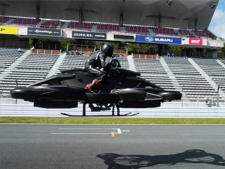 日本開賣「空中懸浮機車」Xturismo 限量 200 台，能飛至空中 3 公尺高、售價 1900 萬台幣！