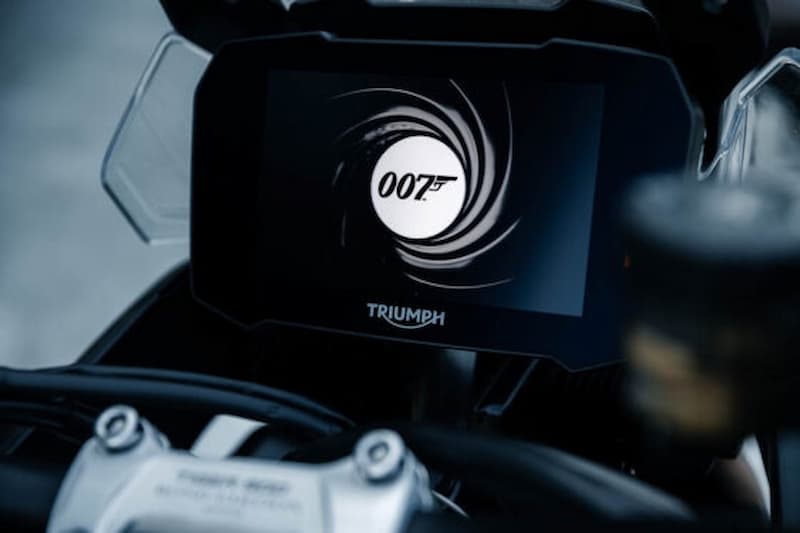 開機螢幕上還能見 007 的特別動畫