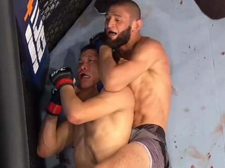 UFC 中國「吸血魔」李景亮遭對手 Khamzat Chimaev 開賽 5 秒抱摔，僅 3 分 16 秒就輸掉比賽！