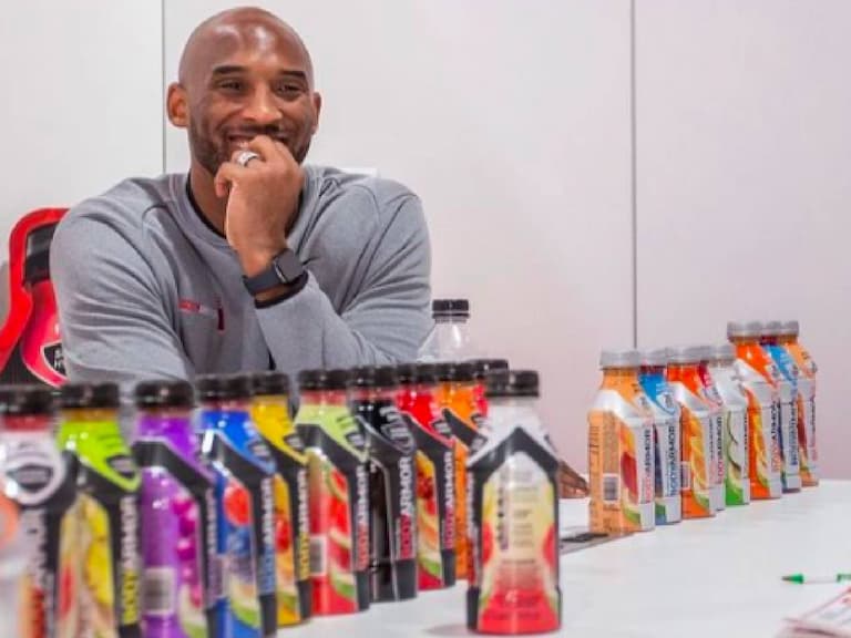 NBA/Kobe Bryant 投資飲料品牌 Body Armor 600 萬,7 年過去「變 4 億」、成長超過 60 倍!