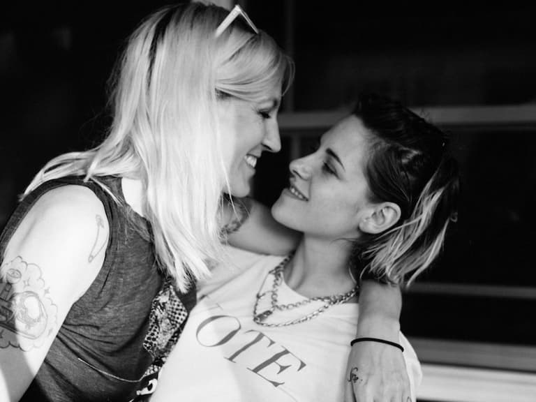 克莉絲汀史都華 Kristen Stewart 結婚了!狂吐戀愛語錄閃瞎網友:「我很想被求婚,她做到了!」