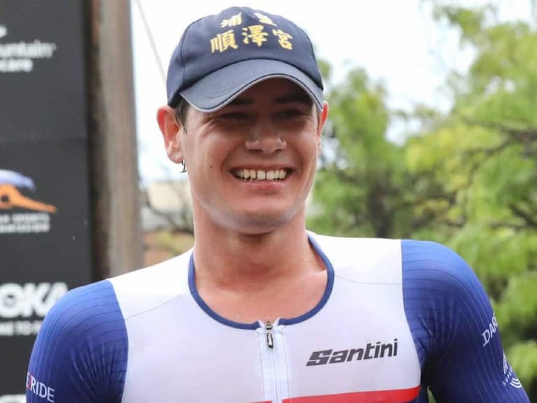 彰化「埔鹽順澤宮」宮廟帽太猛,助挪威選手 Gustav Iden 鐵人三項逆轉奪冠軍!