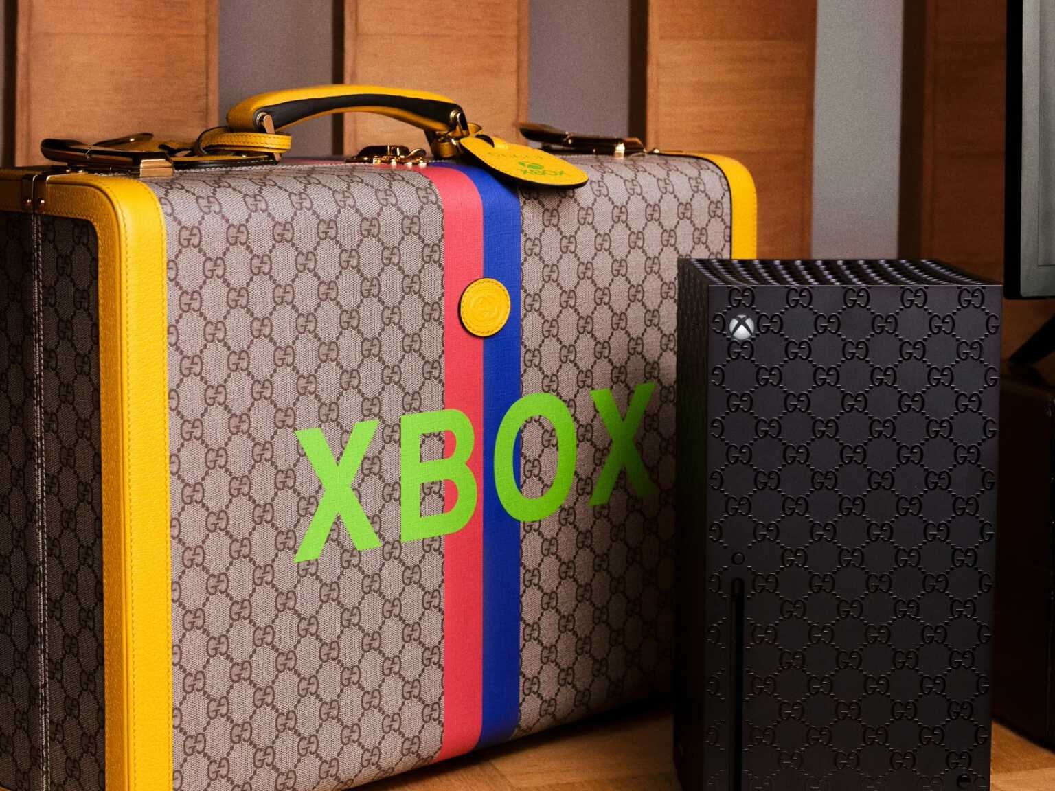 GUCCI x XBOX「全球限量 100 組」聯名遊戲主機套裝正式公開，老花細節展現 100 年工藝！