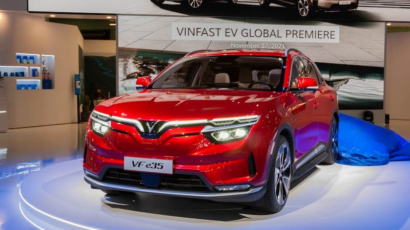越南品牌 VinFast，明年將在美國上市電動車 VF e35，和特斯拉、福斯等車款競爭